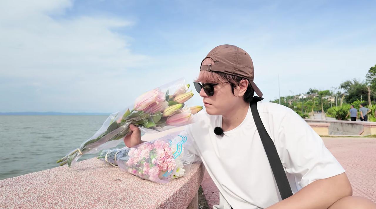Khách Hàn Quốc mang theo hoa ly ra thẳng Đồ Sơn chỉ để kiểm chứng một điều mà không ai nghĩ tới