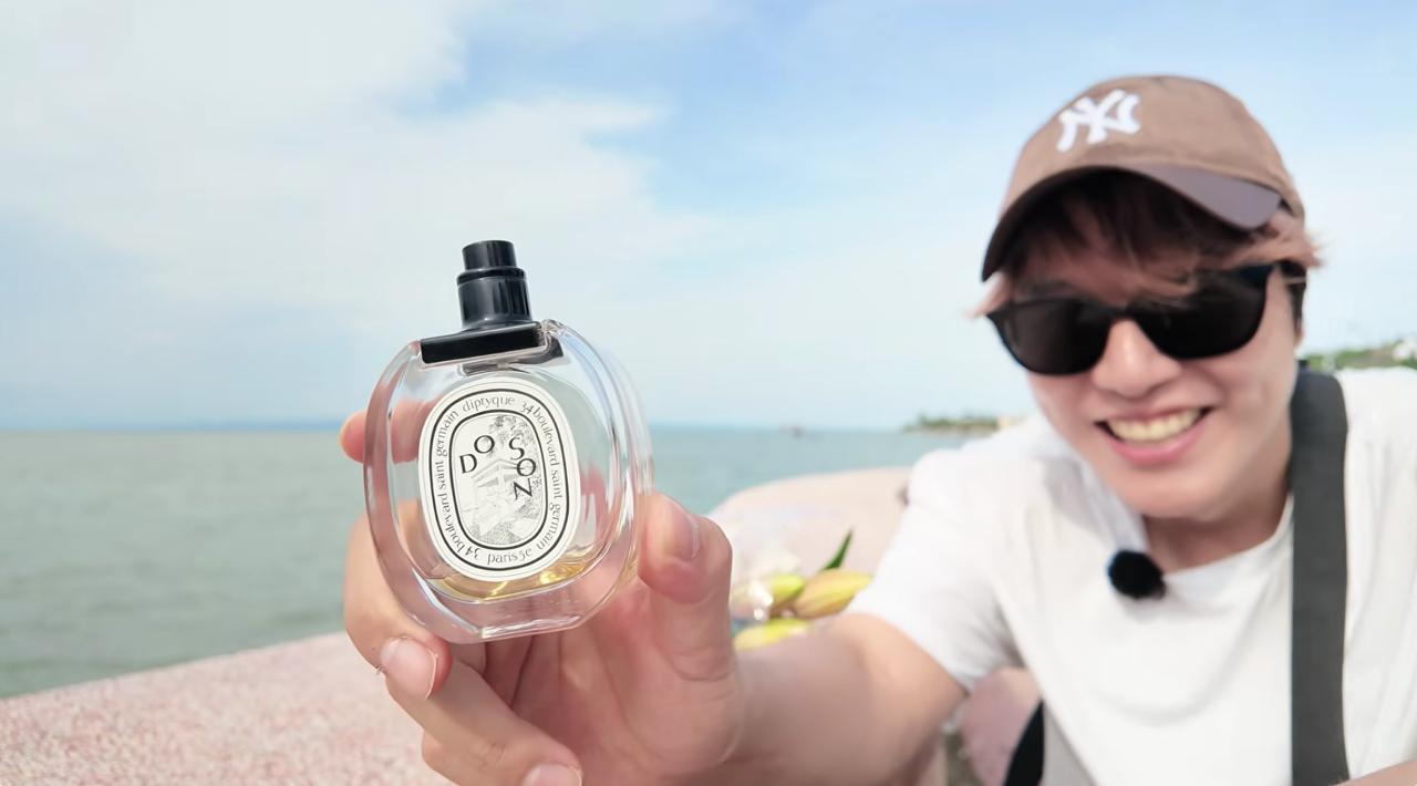 Chàng YouTuber đi đến kết luận đầy phấn khích rằng Đồ Sơn có mùi giống như nước hoa Diptyque Do Son
