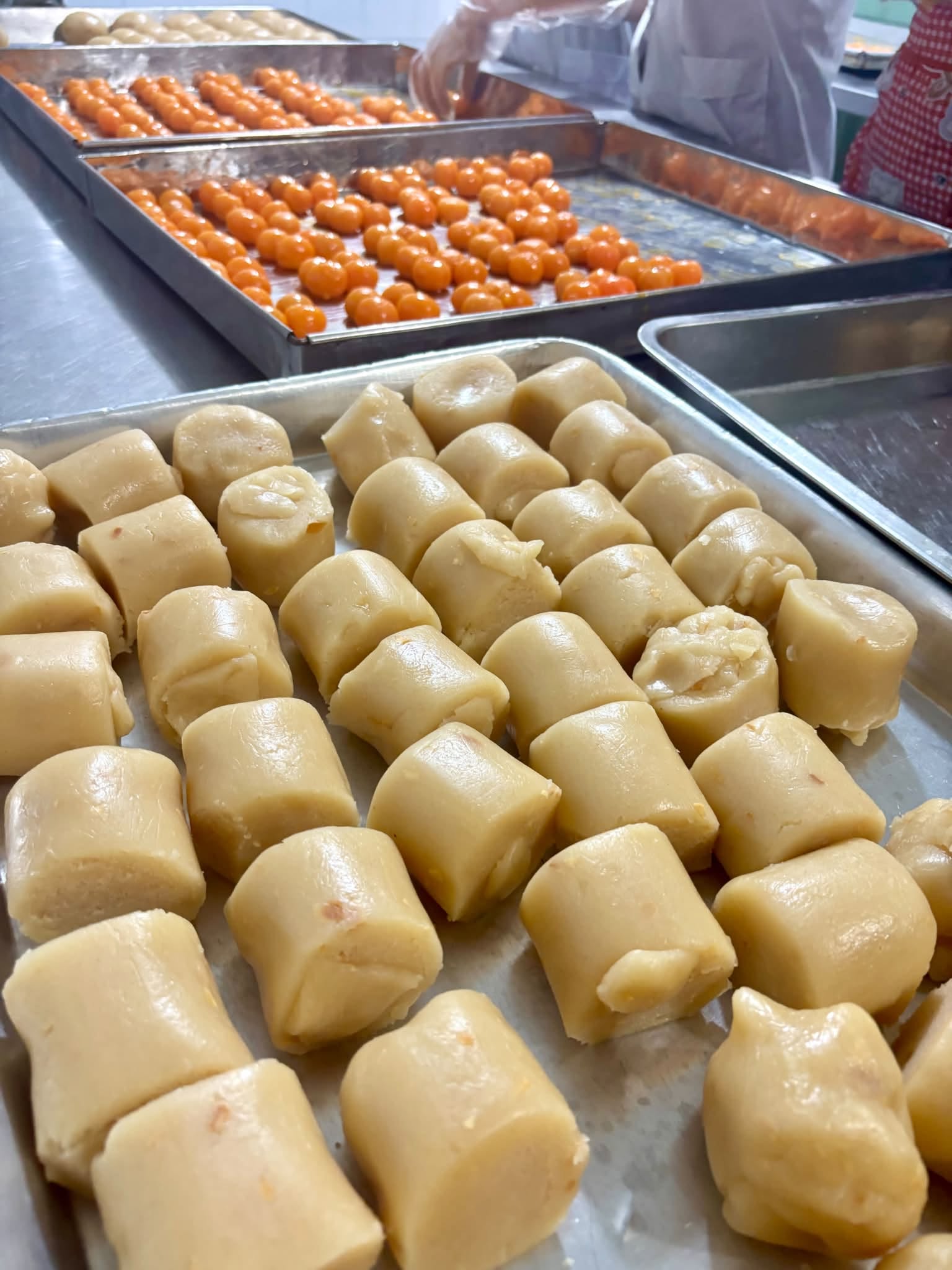 Trực tiếp đến xưởng bánh dẻo 4 trứng giữa ồn ào: “Người mua muốn giá rẻ, người bán muốn bán giá đắt là chuyện bình thường trong kinh doanh”