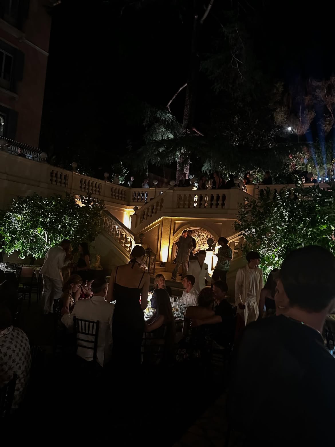 Hình ảnh tại after party của Dolce & Gabbana (Ảnh: Innes Dudakova, Tiên Nguyễn)