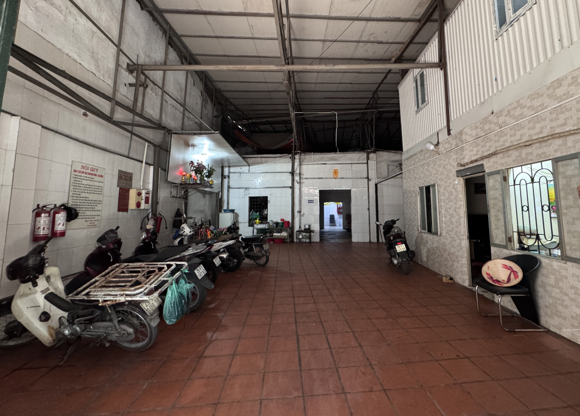 Hình ảnh bên trong xưởng bánh. Ảnh: Hoàn Như