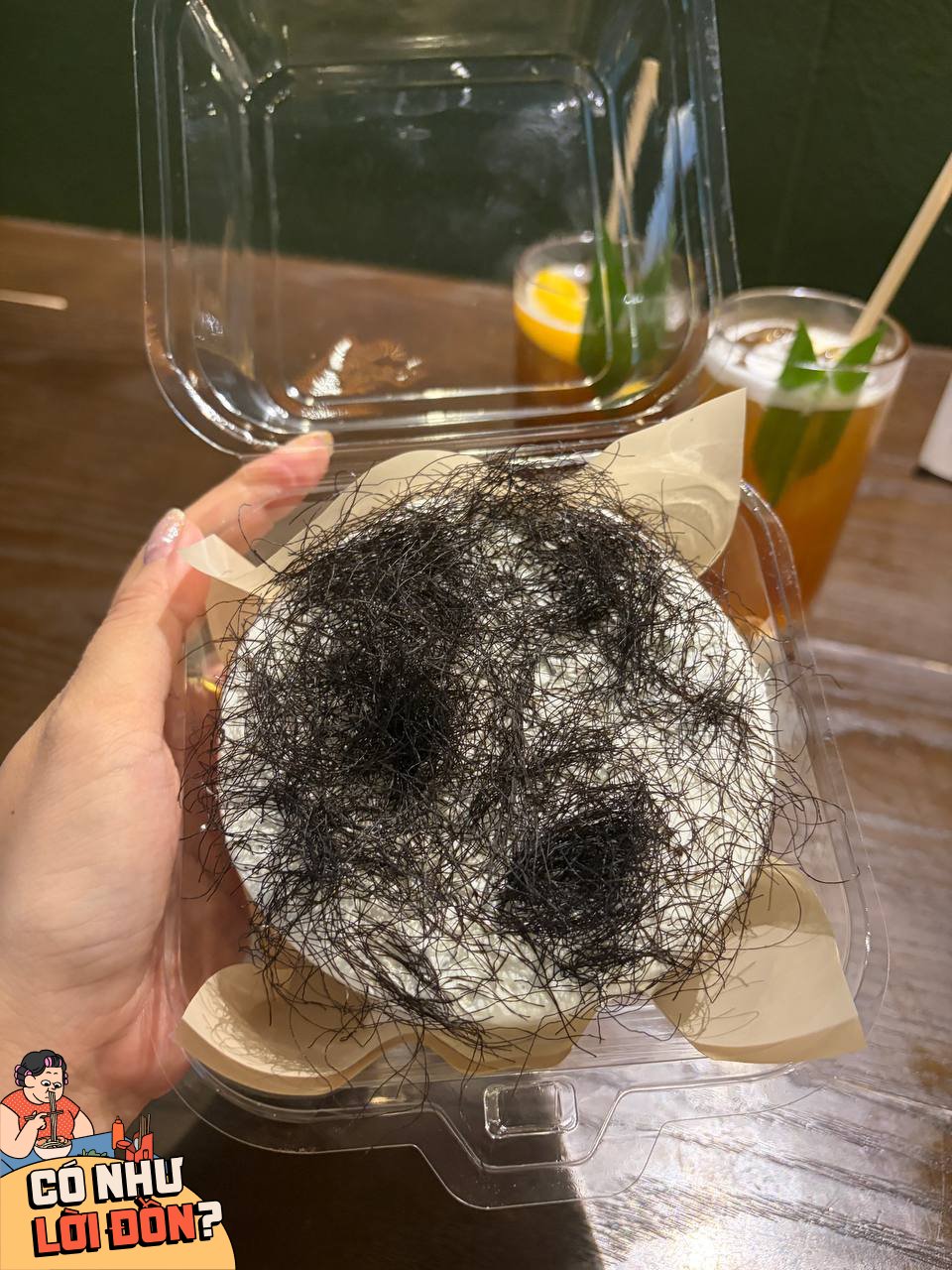 Review chiếc bánh “tóc rối” đang gây ám ảnh: Nhìn nổi da gà, ăn rồi mới hiểu sao ai cũng tẩy chay!
