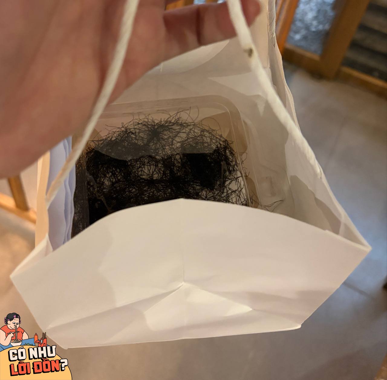 Review chiếc bánh “tóc rối” đang gây ám ảnh: Nhìn nổi da gà, ăn rồi mới hiểu sao ai cũng tẩy chay!