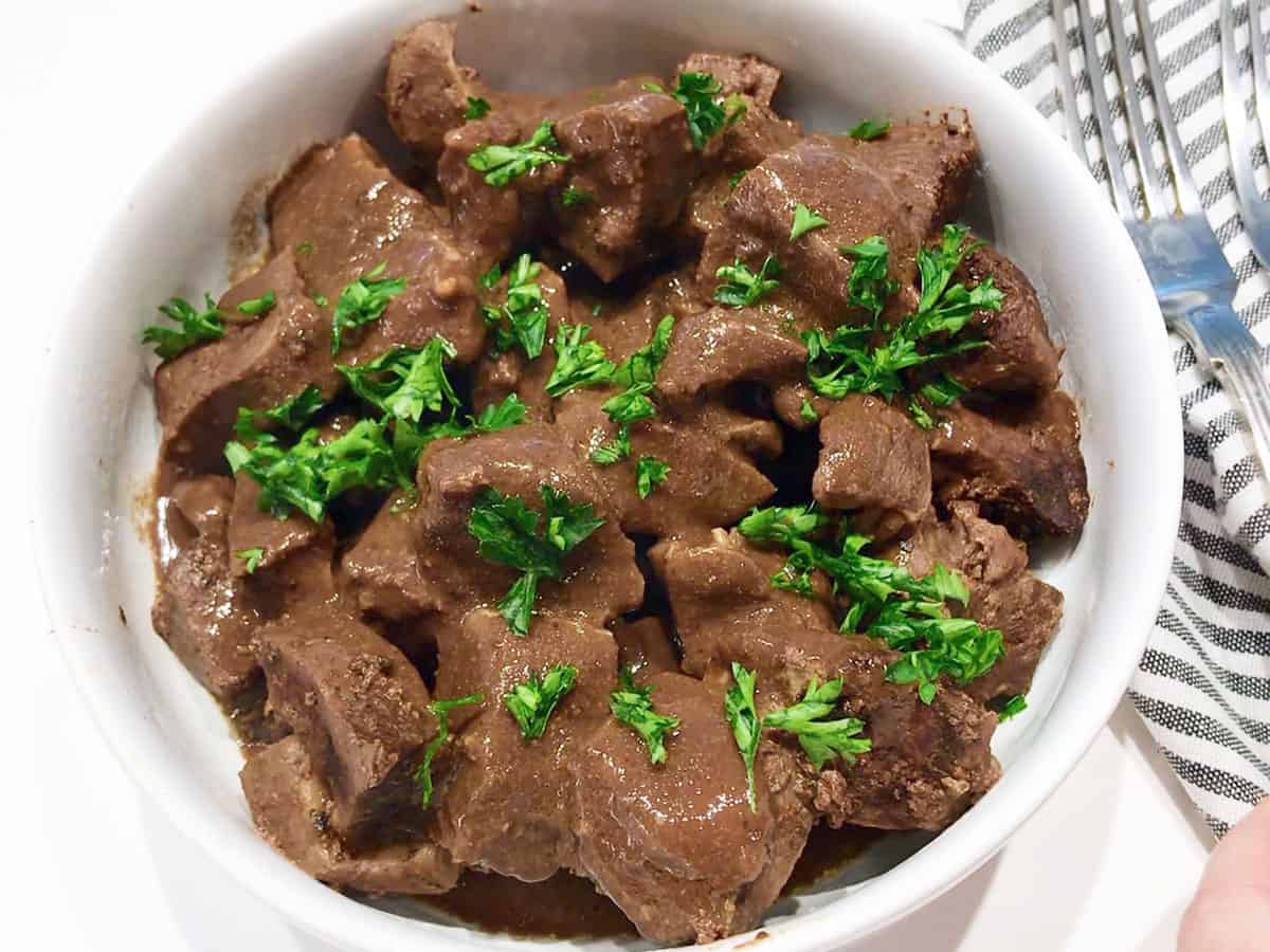 Tim và gan bò là những món độc lạ trong thực đơn của