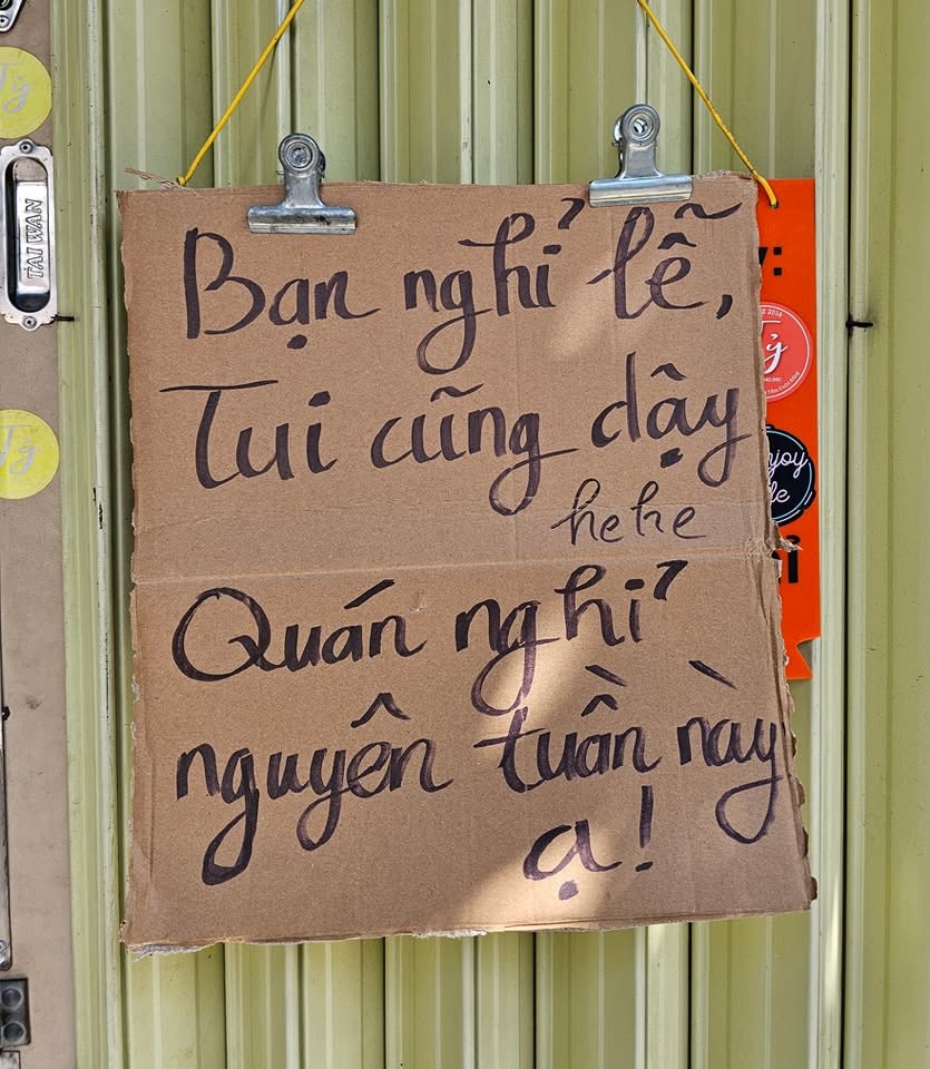 Thông báo nghỉ bán còn được chủ quán đăng nhiều hơn cả những hình ảnh quảng cáo sản phẩm