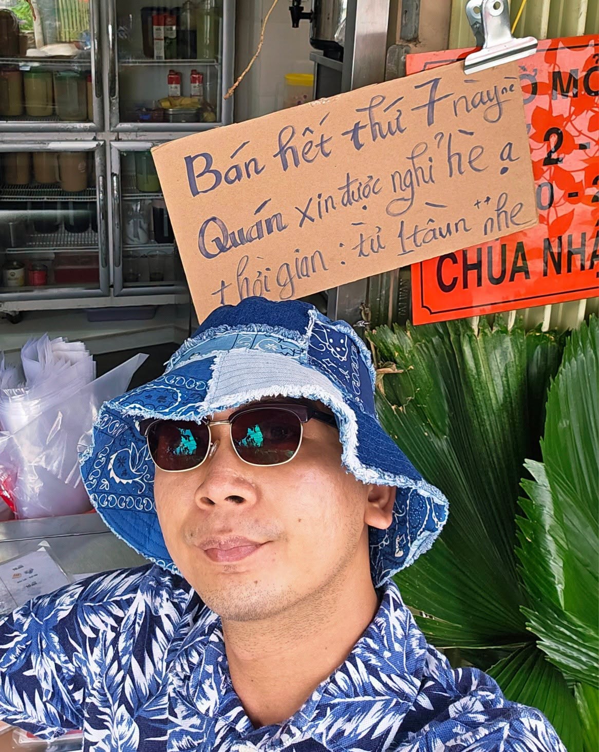 Bỏ chạy xe ôm công nghệ, chủ quán trà sữa 10 năm nổi tiếng vì... nghỉ bán liên tục, khách nói