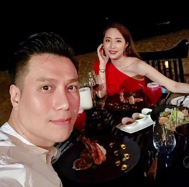 Cặp đôi đã lộ rất nhiều dấu hiệu yêu đương trước khi công khai mối quan hệ