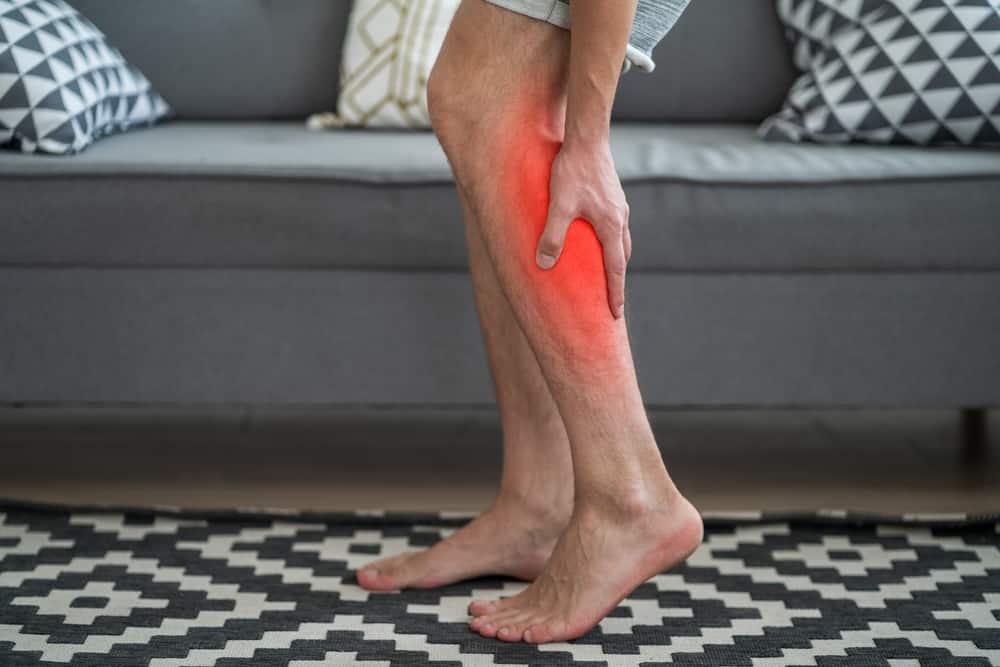 Triệu chứng yếu chân trái năm 44 tuổi khiến người đàn ông nhớ ra căn bệnh úng não thủy bị bỏ quên suốt 30 năm (Ảnh minh họa)