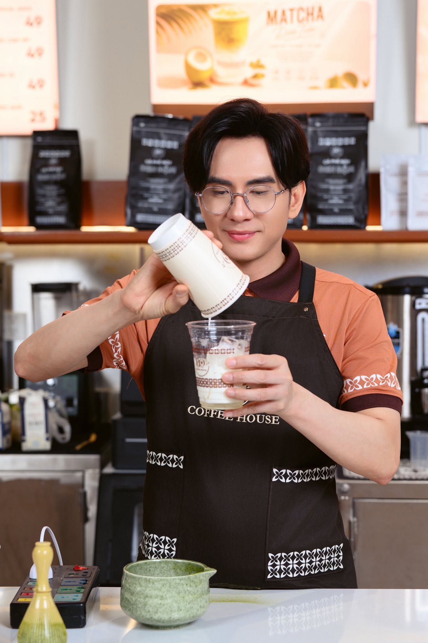 Nam ca sĩ cho biết hiện mỗi tuần chỉ cho phép bản thân uống đồ ngọt một lần