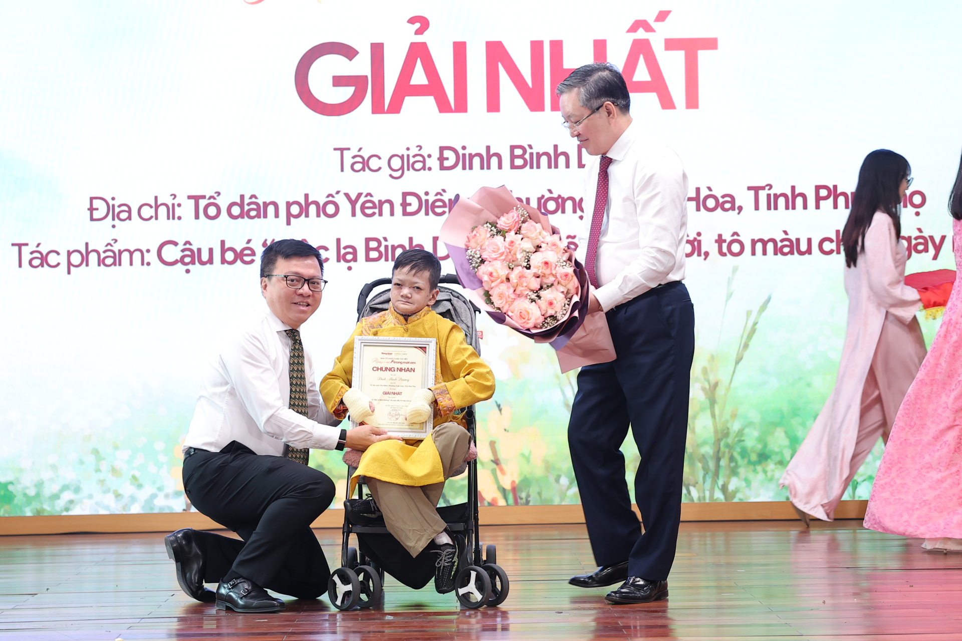 Có một cuộc thi khiến hơn 48.000 người trẻ cùng cầm bút kể lại cuộc đời mình