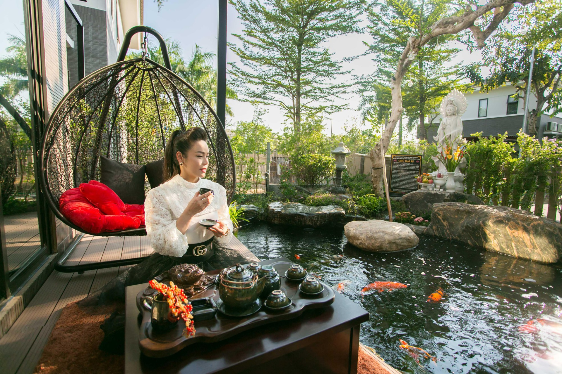 Nhật Kim Anh có cuộc sống sang chảnh sau nhiều hoạt động nghệ thuật và kinh doanh thành công