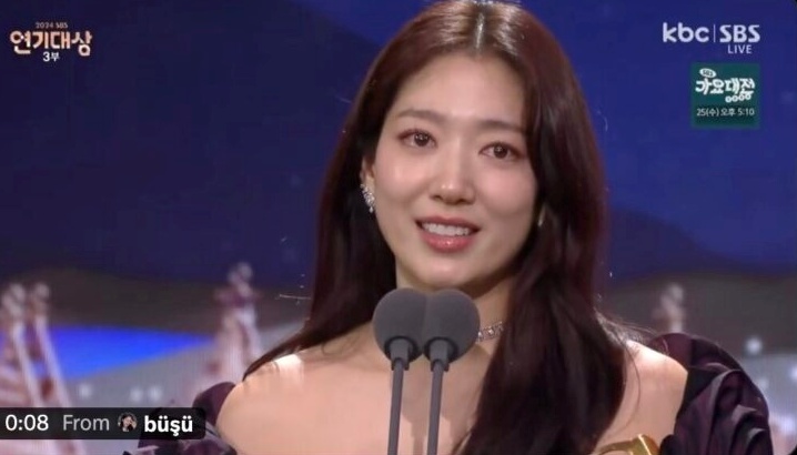 Park Shin Hye chẳng vướng bê bối gì vẫn bị hắt hủi trong ngành. Lý do là vì cô kết hôn và sinh con. Ảnh: KoreaBoo.