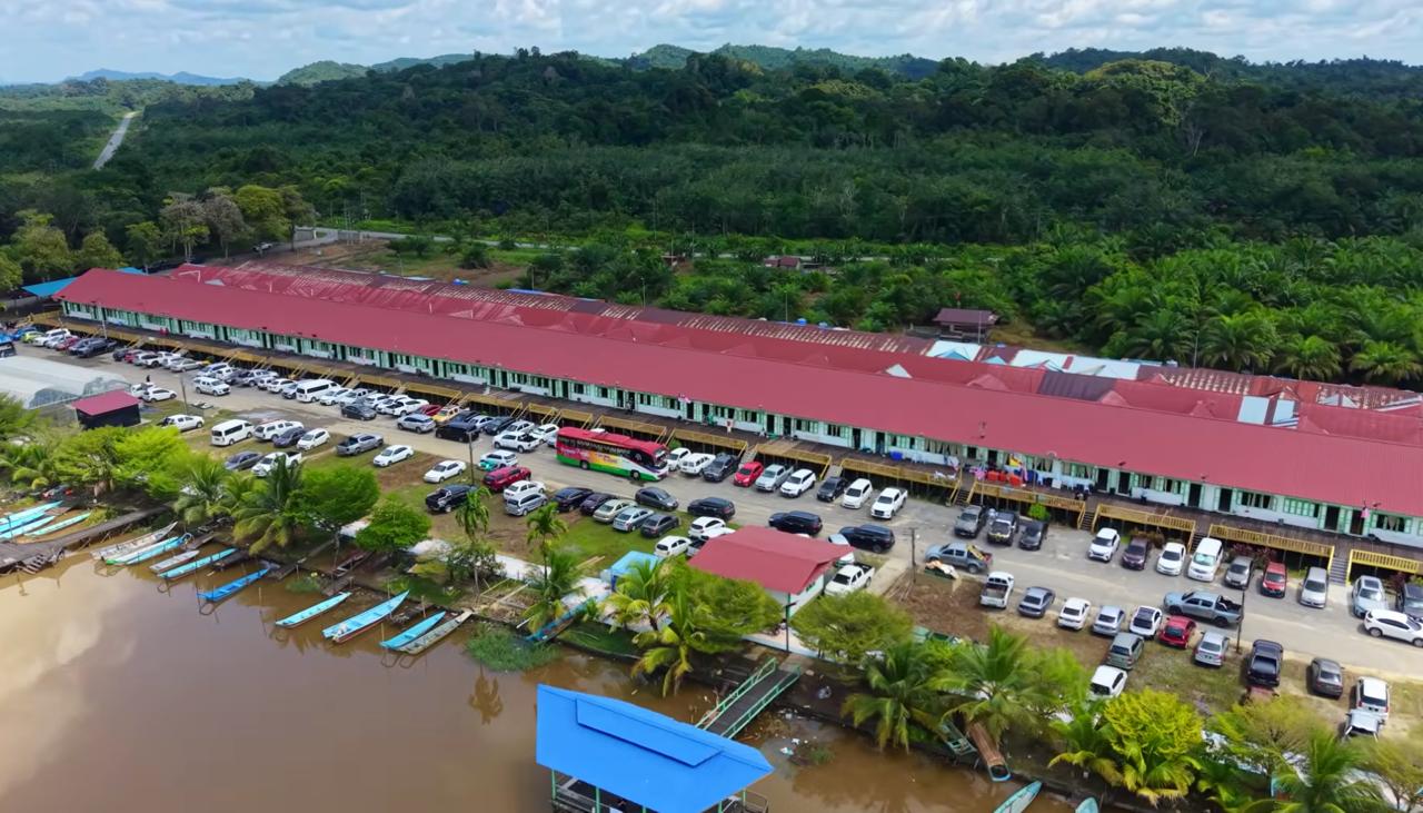 Khoảng 99% cư dân ở đây theo Công giáo, số ít còn lại theo Phật giáo hoặc Hồi giáo