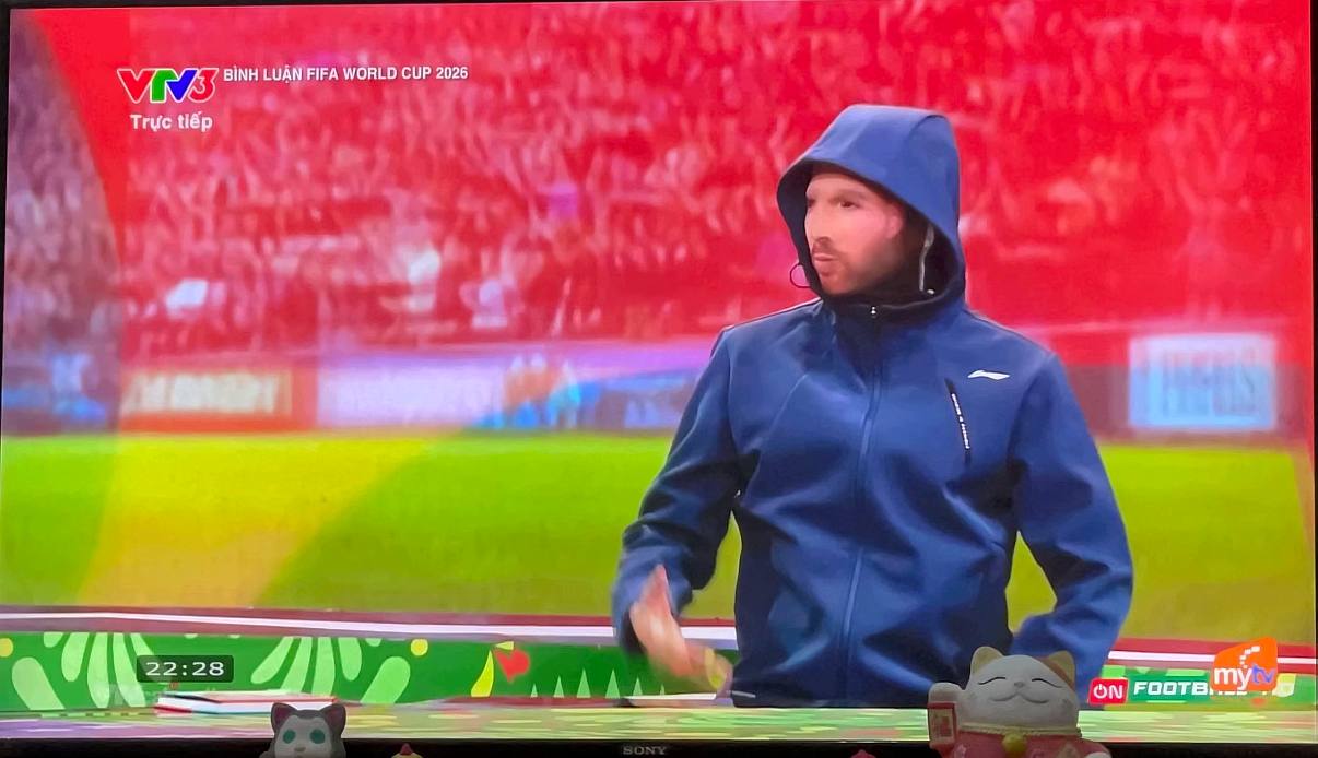 BTV hoá trang thành cầu thủ Messi không thể