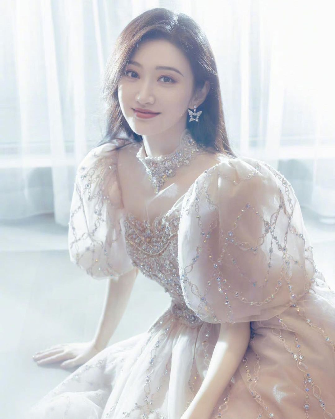 Clip sốc của ngọc nữ showbiz lộ hợp đồng mang thai hộ cho đại gia, bị đàng trai ráo riết đòi hàng trăm tỷ