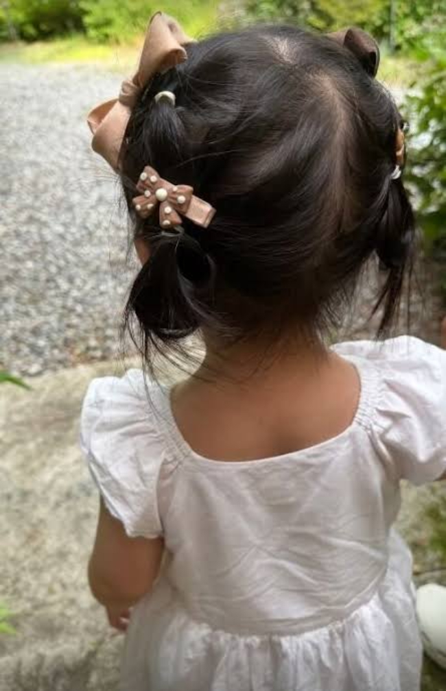 Lee Min Jung cũng vừa chia sẻ hình ảnh hiếm hoi của ái nữ 3 tuổi và nhận về bão like từ khán giả. Ảnh: IGNV