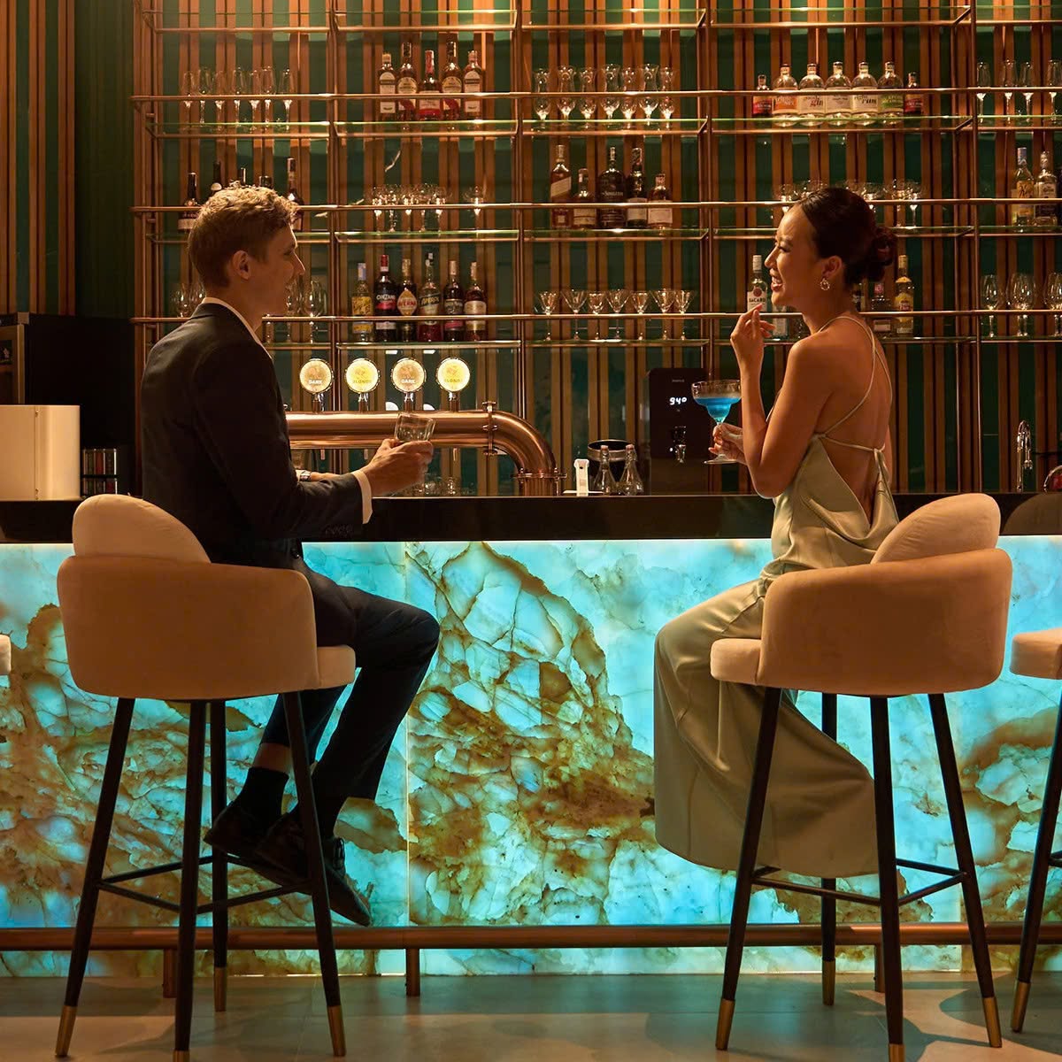 Pool Bar tại voco Scenia Bay Nha Trang 
