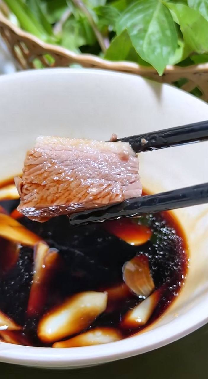 Chân ngan rút xương là món được nhiều người yêu thích. Ảnh: Lương Vũ Thiều Hoa