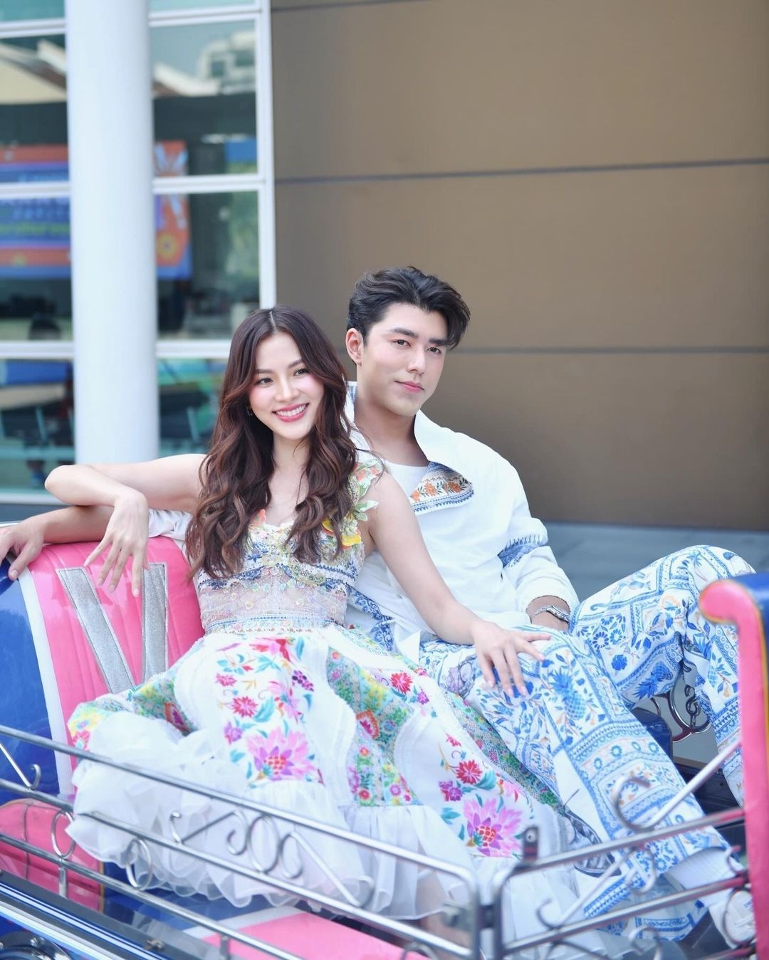 Nine Naphat vung tiền đưa tình mới du lịch sang chảnh khắp nơi, rời xa Baifern hạnh phúc đến vậy sao?
