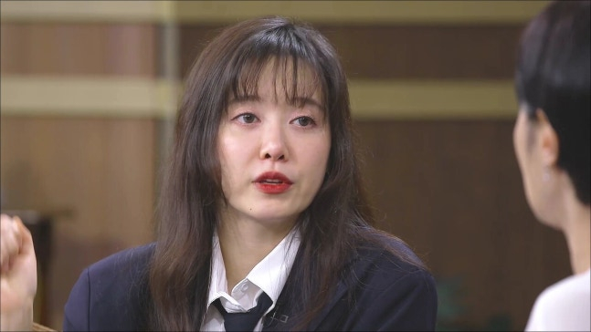 Goo Hye Sun khẳng định mình từng hút 1 bao thuốc/ngày suốt 10 tháng. Ảnh: Naver