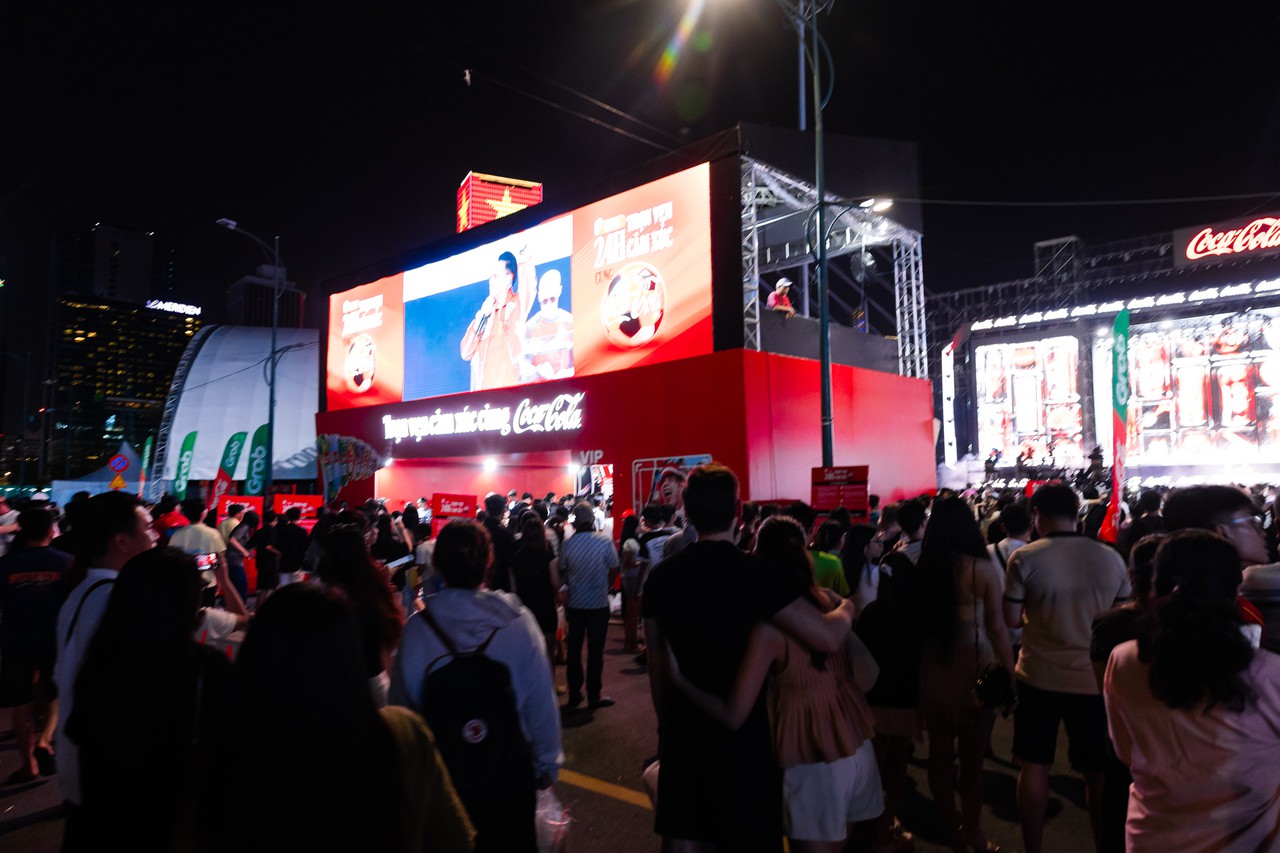 Trọn vẹn cảm xúc hướng về chung kết World Cup 2026: Dàn sao bùng nổ, hàng nghìn người đếm ngược