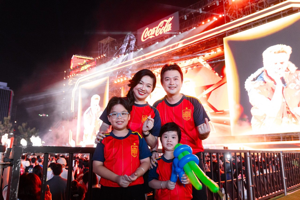 Gia đình diễn viên Lê Khánh