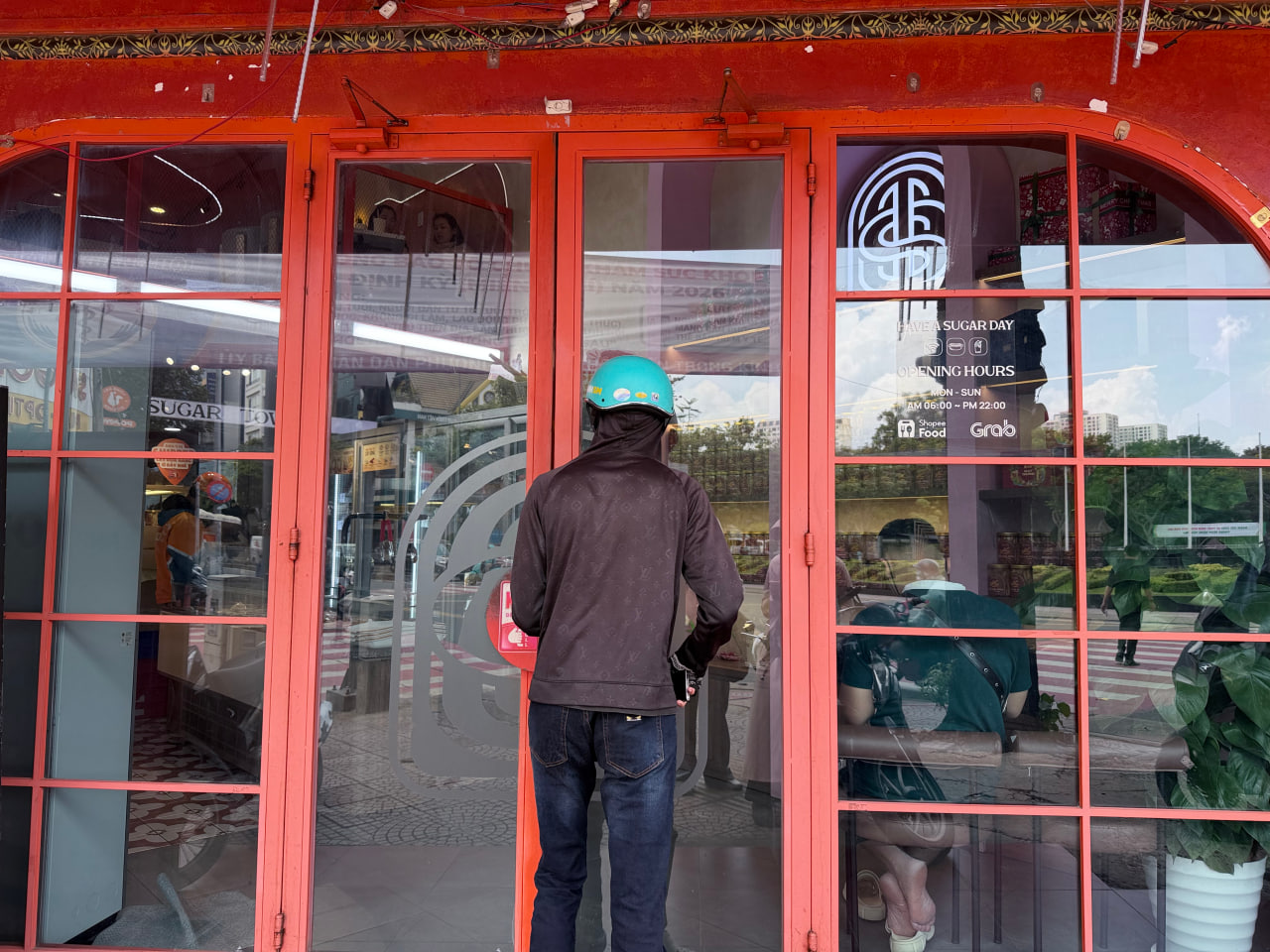 Tiệm bánh Sugar Town của nghệ sĩ Việt Hương hiện tại ra sao?
