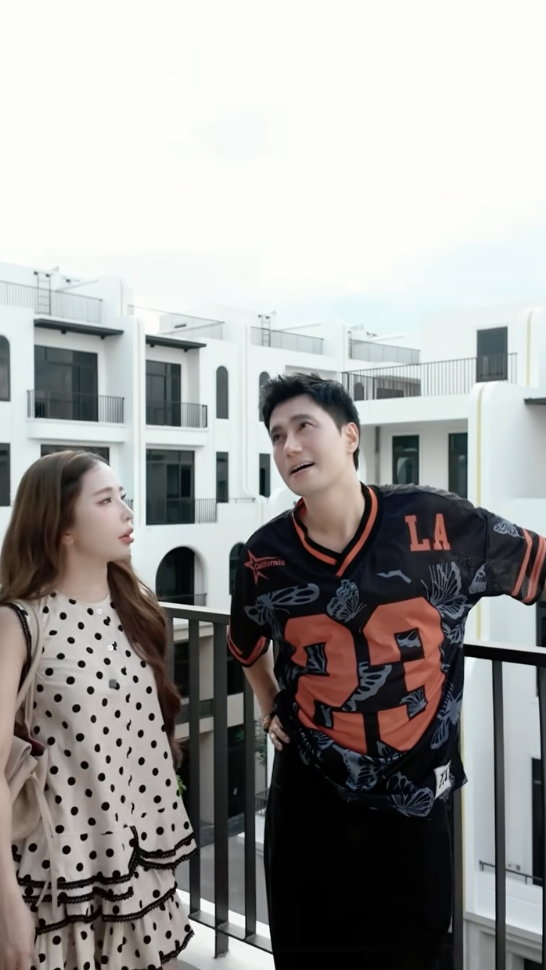 Cả hai đang tìm đơn vị thi công thiết kế phù hợp để có thể hoàn thiện nhà vào đầu năm 2027