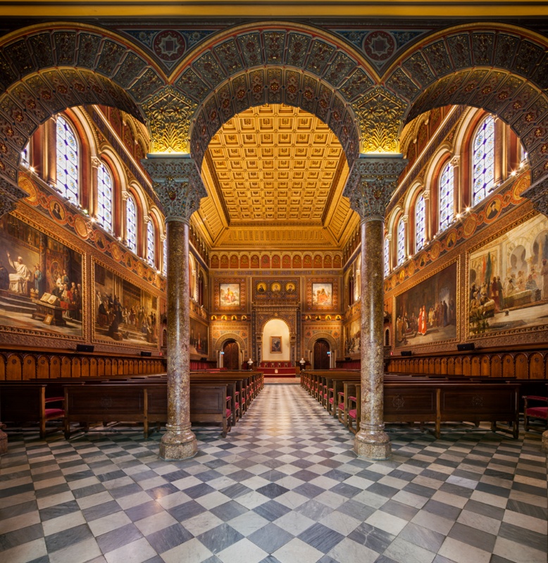 Nhắc đến Đại học Barcelona, nhiều người sẽ nghĩ ngay đến Historic Building - tòa nhà trung tâm được xây dựng từ thế kỷ XIX, được xem là biểu tượng của trường