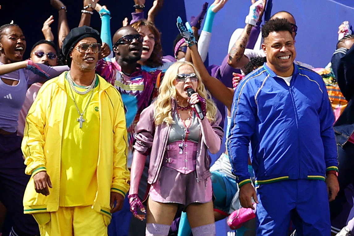 11 phút của halftime show World Cup: Madonna mang Ronaldo trở lại, Justin Bieber hát hay, BTS - Shakira