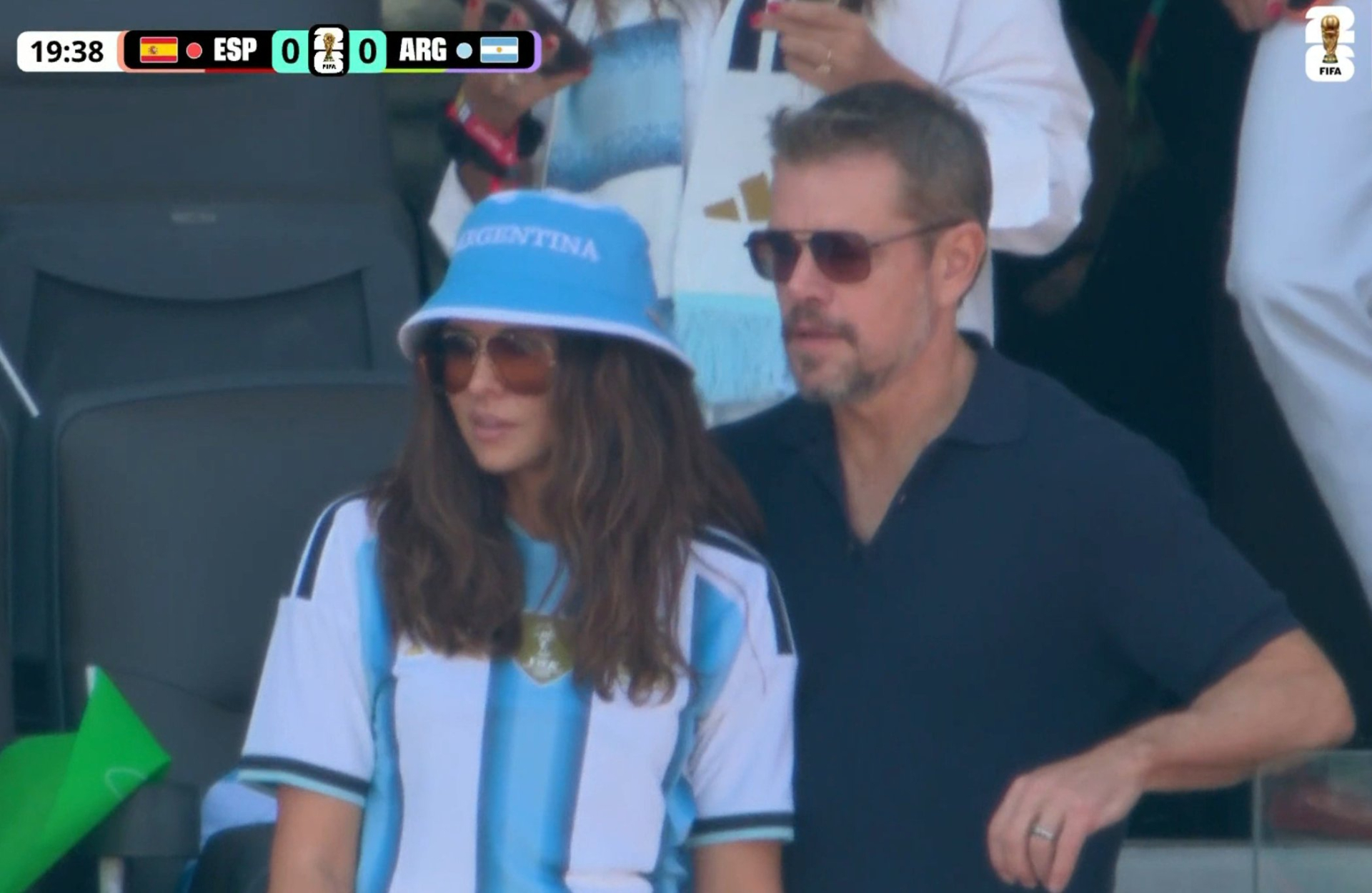 Nam diễn viên Matt Damon và bà xã ủng hộ cho Argentina. Ảnh: X.