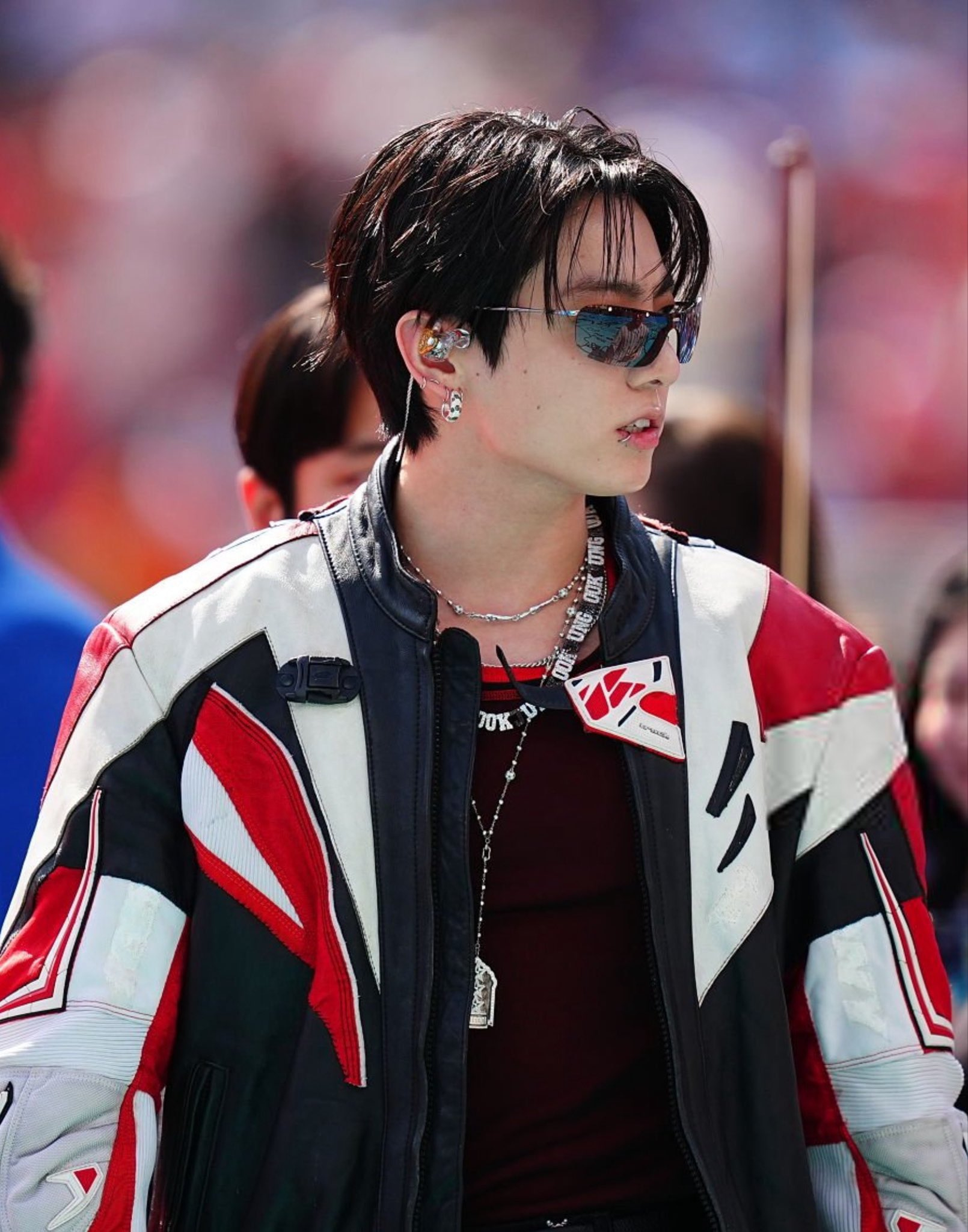 Đã mắt ngắm nhìn visual đỉnh coa của Jungkook...