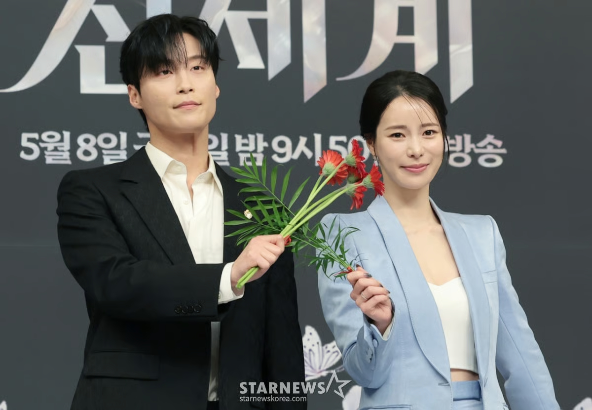 Cộng đồng mạng tranh cãi nảy lửa xung quanh động thái mà Heo Nam Joon dành cho Lim Ji Yeon. Ảnh: Naver
