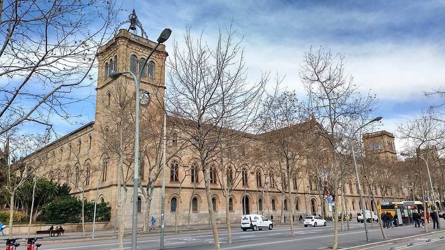 Hiện nay, Đại học Barcelona đào tạo khoảng 60.000 sinh viên