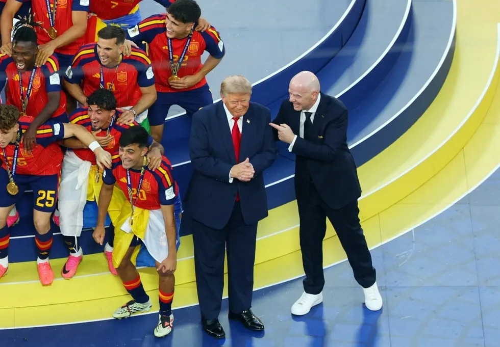 Tổng thống Donald Trump gây