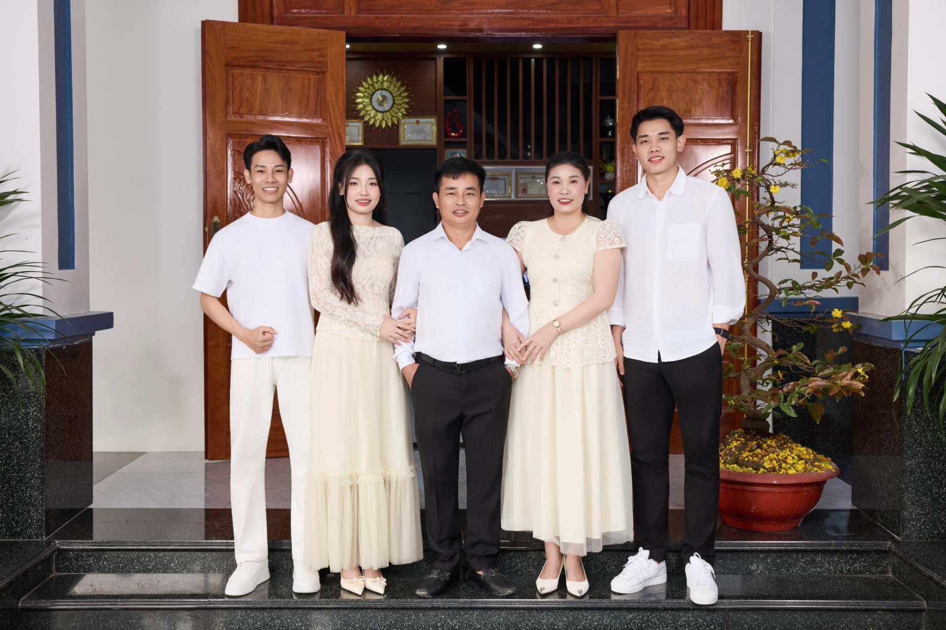 Gia đình của Đình Bắc. Ảnh: FBNV