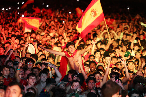 Chiến thắng của Tây Ban Nha tại World Cup đã khơi dậy niềm vui sướng và sự hân hoan trên toàn quốc và nhiều máy đo địa chấn đã phát hiện thành công ba đợt sóng tín hiệu