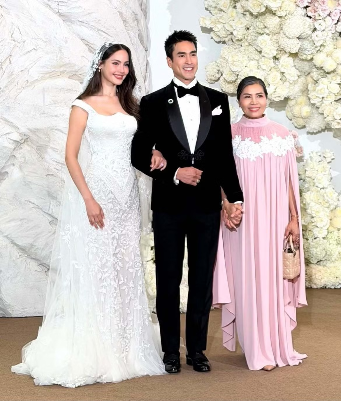 Baifern là 1 trong những khách mời nữ nhận được sự quan tâm lớn nhất trong đám cưới của Nadech - Yaya tại Bangkok mới đây. Ảnh: X