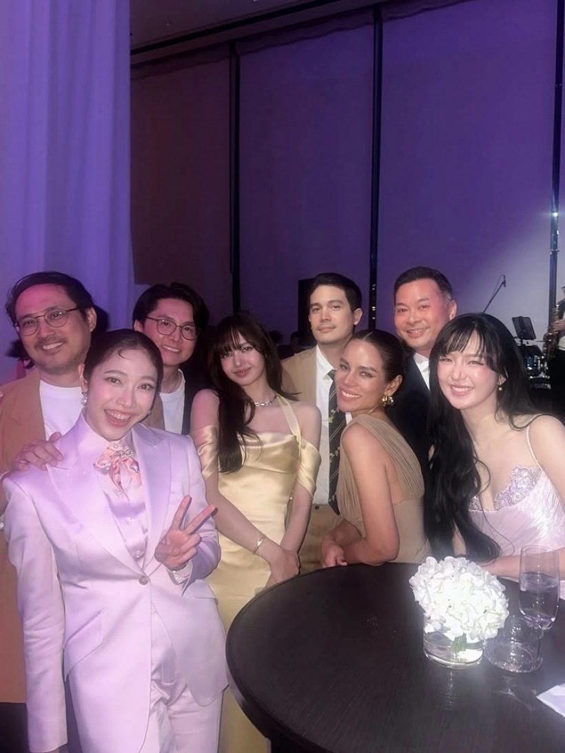 1 người đàn ông điển trai gây chú ý vì cứ kè kè bên Lisa trong hôn lễ Yaya - Nadech cách đây ít ngày. Ảnh: X