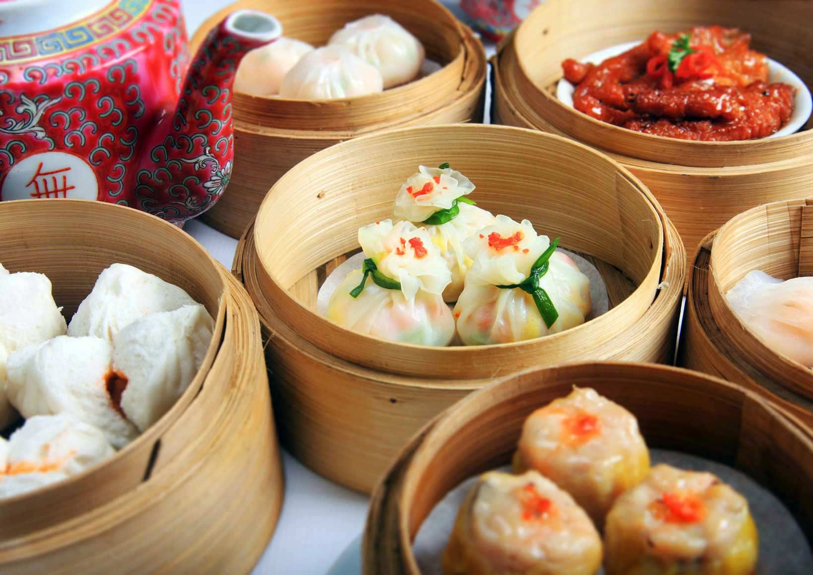 Theo chương trình ưu đãi, những khách hàng có tên Tây, Ban hoặc Nha khi đến dùng bữa tại Baoz Dimsum sẽ được tặng miễn phí một phần xíu mại gạch cua. Ảnh minh họa: Baoz Dimsum