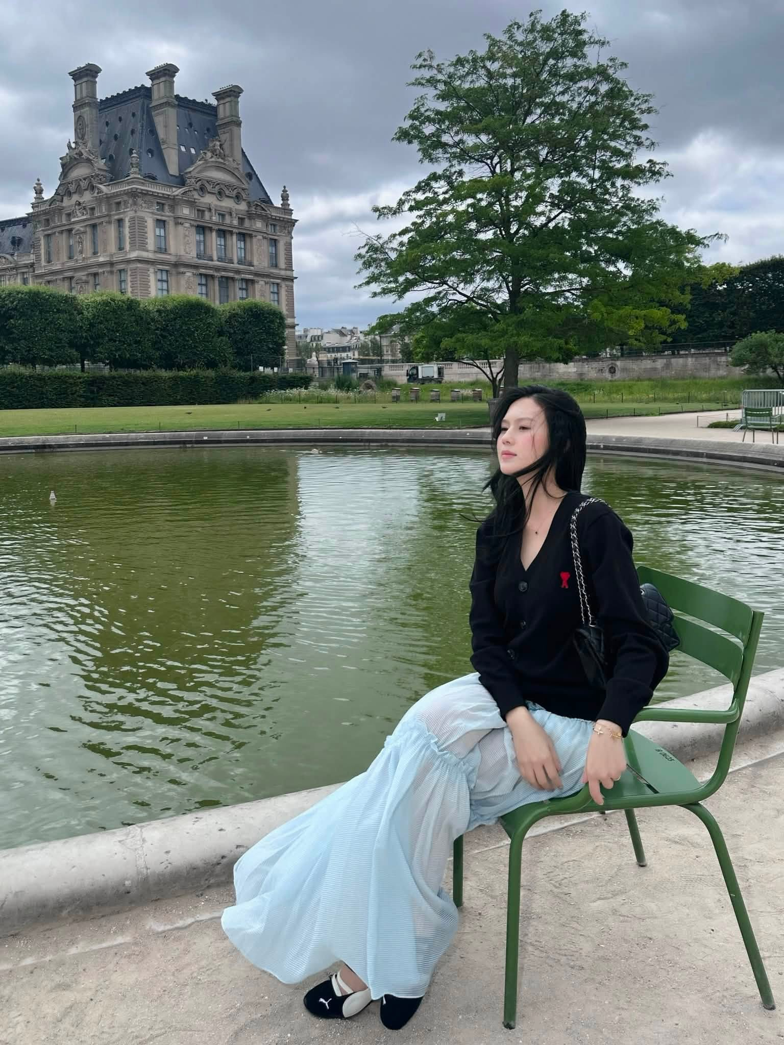 Cô gái quê Tuyên Quang cưới người nổi tiếng gặp ở quán cà phê: Sống như bà hoàng trong biệt thự ở Hà Nội, nghỉ hè ở châu Âu
