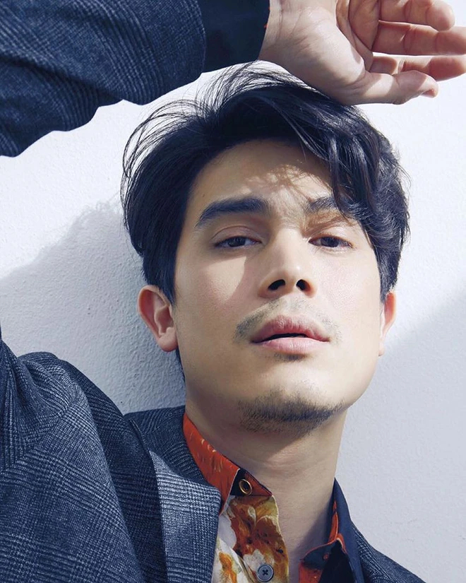 Sunny là mỹ nam lai có diện mạo cuốn hút. Ảnh: X