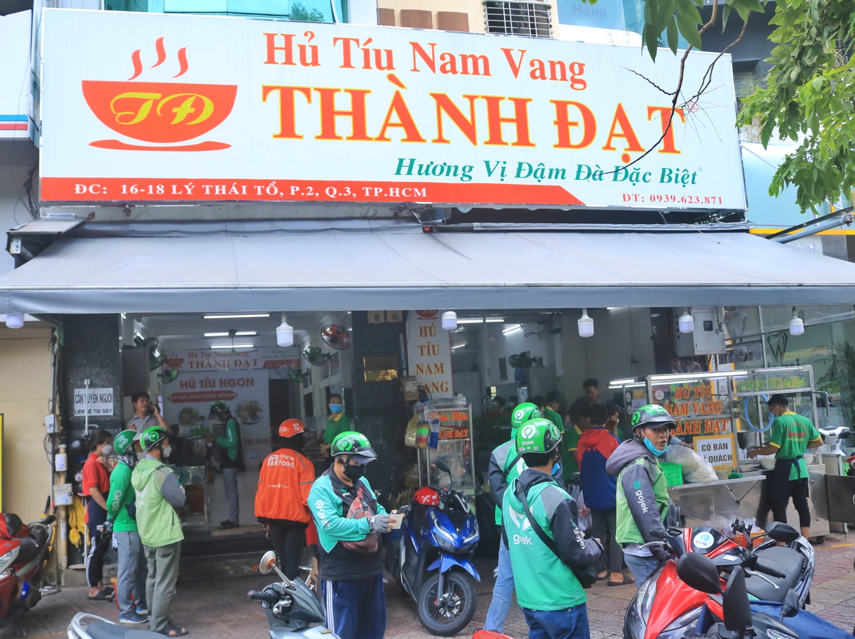 Vì sao nhiều quán ăn ngon lại nằm trong ngõ hẻm?