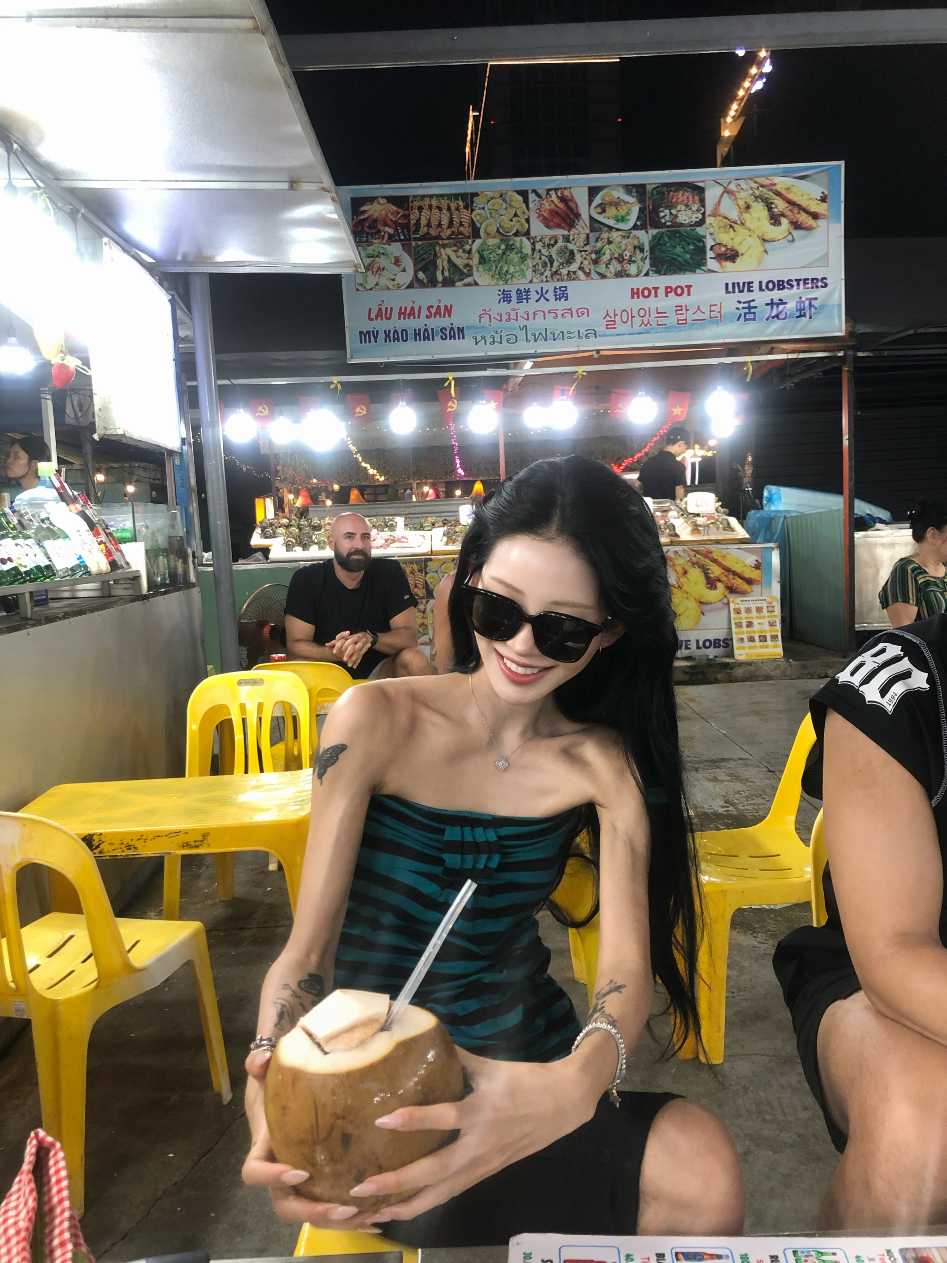 Đáng chú ý, Choi Joon Hee để lộ vóc dáng gầy tong teo đáng báo động trong chuyến du lịch mới đây. Ảnh: IGNV