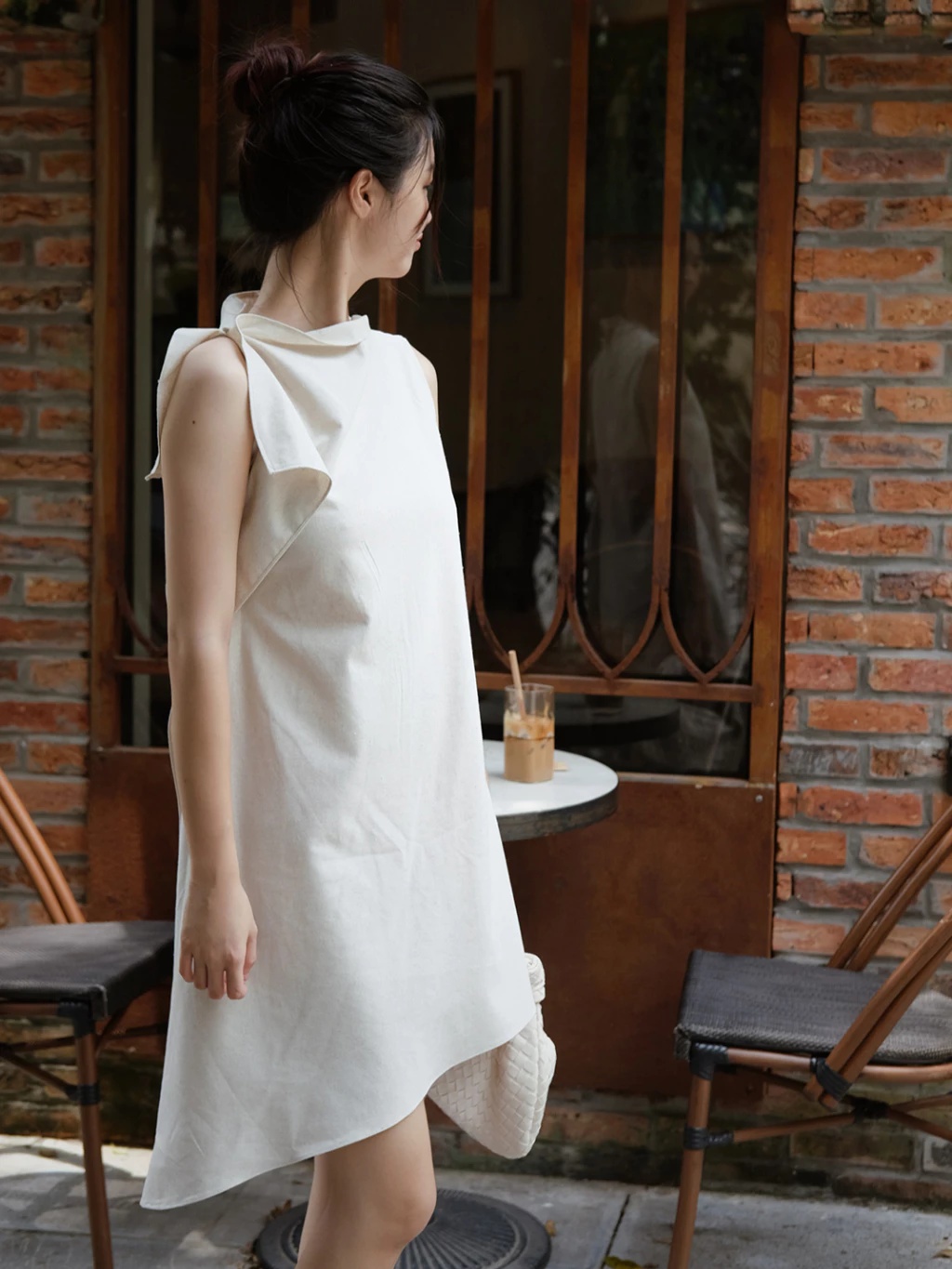7 mẫu váy local brand cho chị em công sở cao dưới 1m60