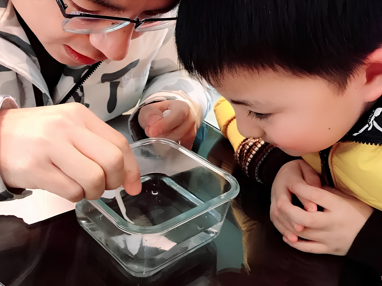Khả năng tập trung, làm việc đến nơi đến chốn báo hiệu trẻ sẽ rất tiến bộ trong tương lai (Ảnh minh họa)