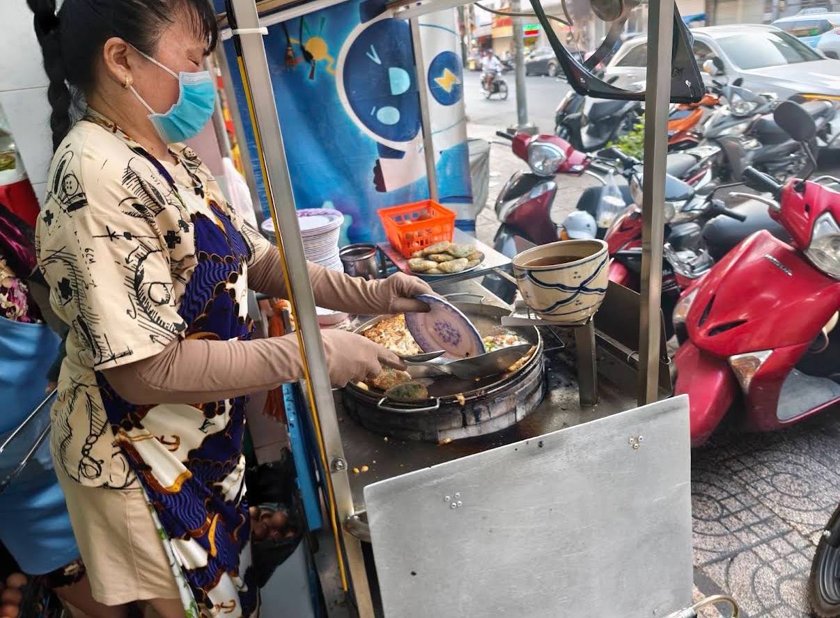 Quán bột chiên tồn tại hơn 30 năm ở TP.HCM bất ngờ đóng cửa, khách quen vô cùng tiếc nuối: