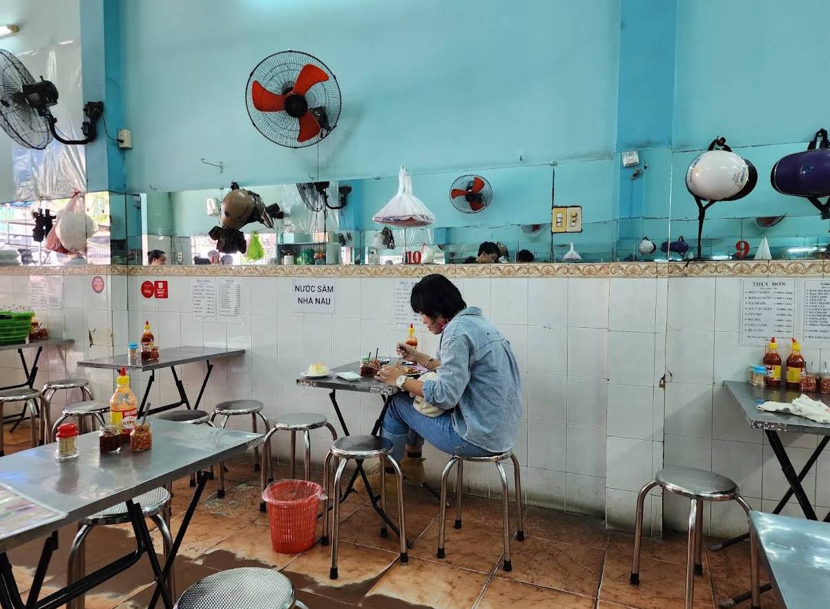 Quán bột chiên tồn tại hơn 30 năm ở TP.HCM bất ngờ đóng cửa, khách quen vô cùng tiếc nuối:
