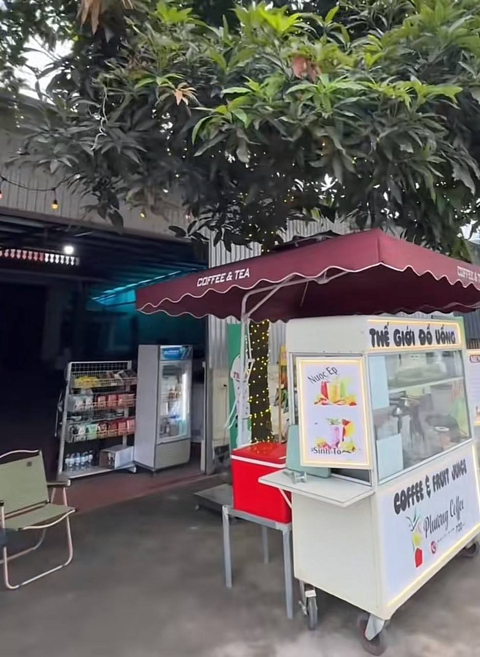 “Đừng vội thương những gánh hàng rong”: Chị Hồng bán xôi đi du lịch Châu Âu thường xuyên, chị Phương pha cà phê tiết lộ thu nhập gần 300 triệu/tháng