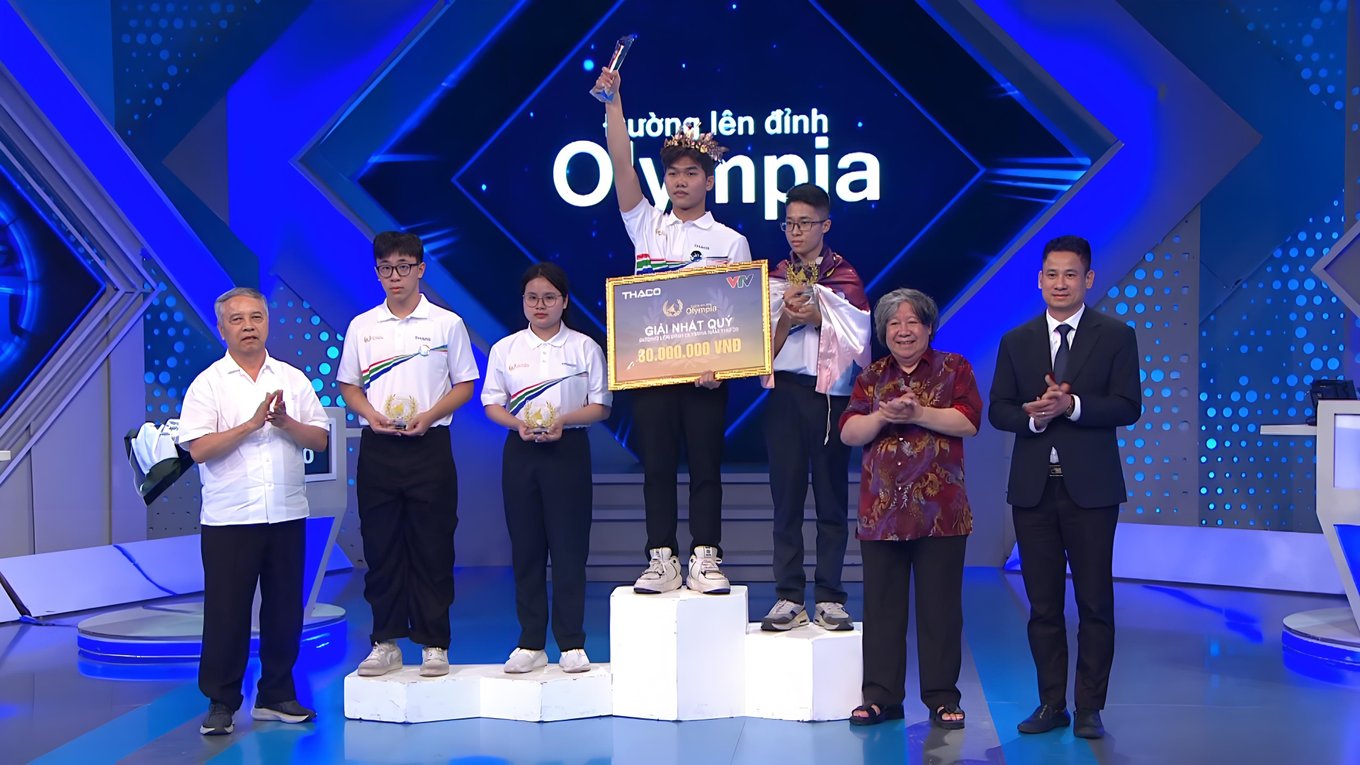 Nguyễn Huy Quang Minh chính thức giành vòng nguyệt quế Quý 3 với 225 điểm, trở thành gương mặt thứ 3 bước vào Chung kết năm Đường Lên Đỉnh Olympia năm thứ 26 (Ảnh: Đường Lên Đỉnh Olympia)